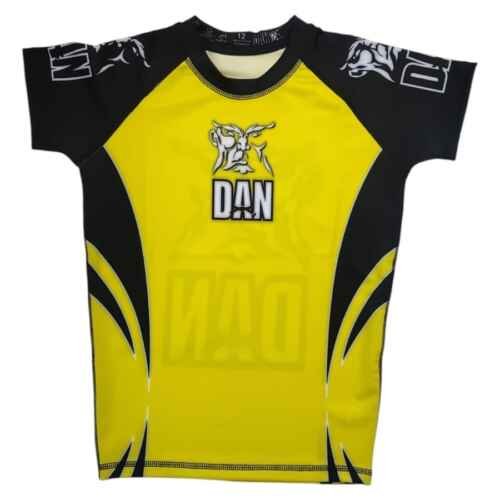 CAMISETA ELASTICA DANvaletudo TAVARES AMARILLO/NEGRO FS