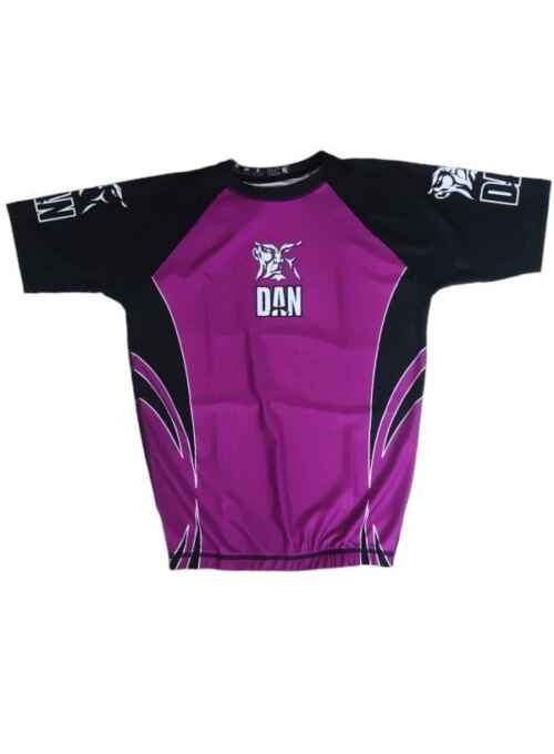 CAMISETA ELASTICA DANvaletudo TAVARES MORADO/NEGRO