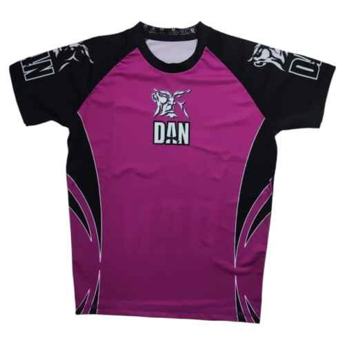 CAMISETA ELASTICA DANvaletudo TAVARES MORADA/NEGRA FS