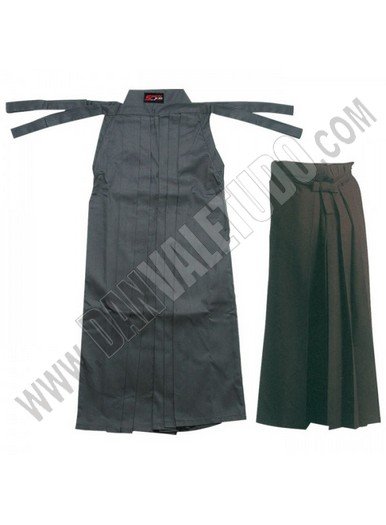 HAKAMA TRADICIONAL NEGRO HAKAMA TRADICIONAL NEGRO
