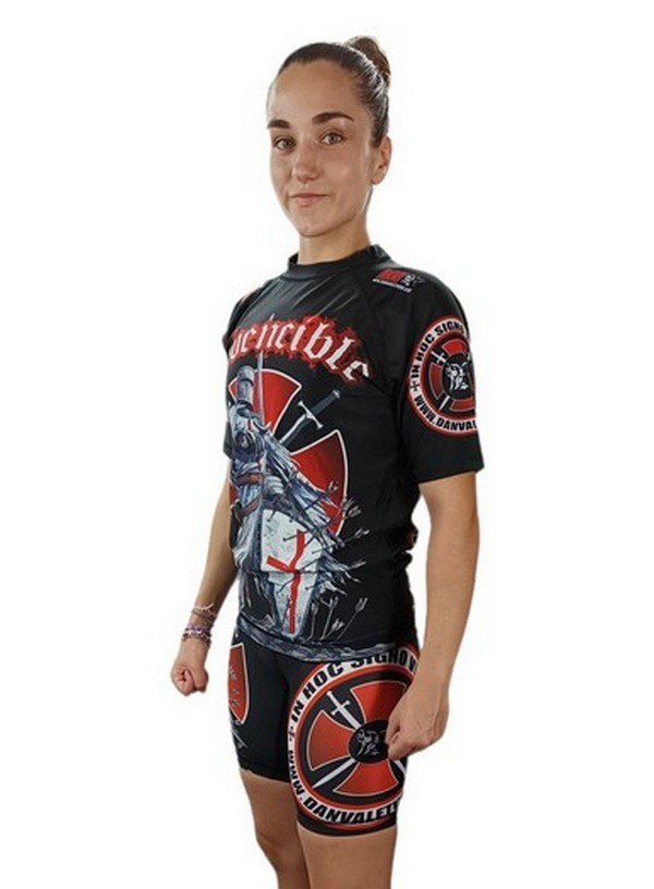 CAMISETA ELASTICA DAN TEMPLARIO INVENCIBLE
