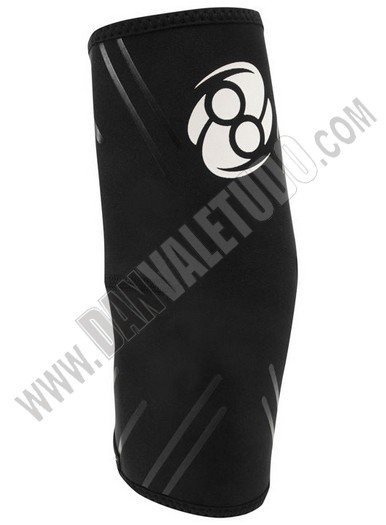RODILLERA CLINCH GEAR NEGRO
