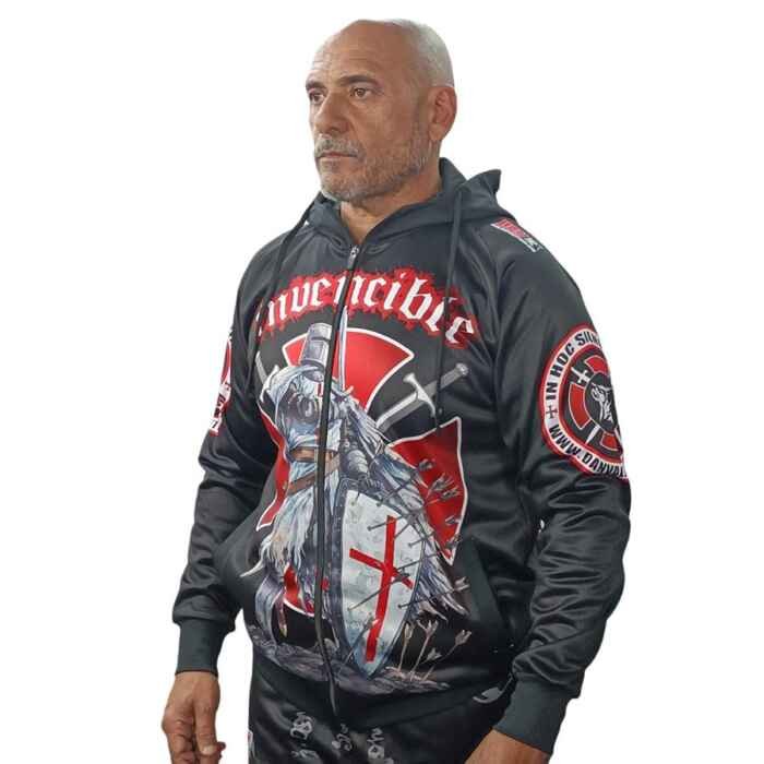 SUDADERA CON CAPUCHA Y CREMALLERA  DAN TEMPLARIO INVENCIBLE